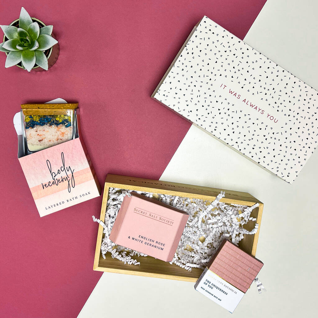 Spa Gift Collection : The Love Edit, Pink/White