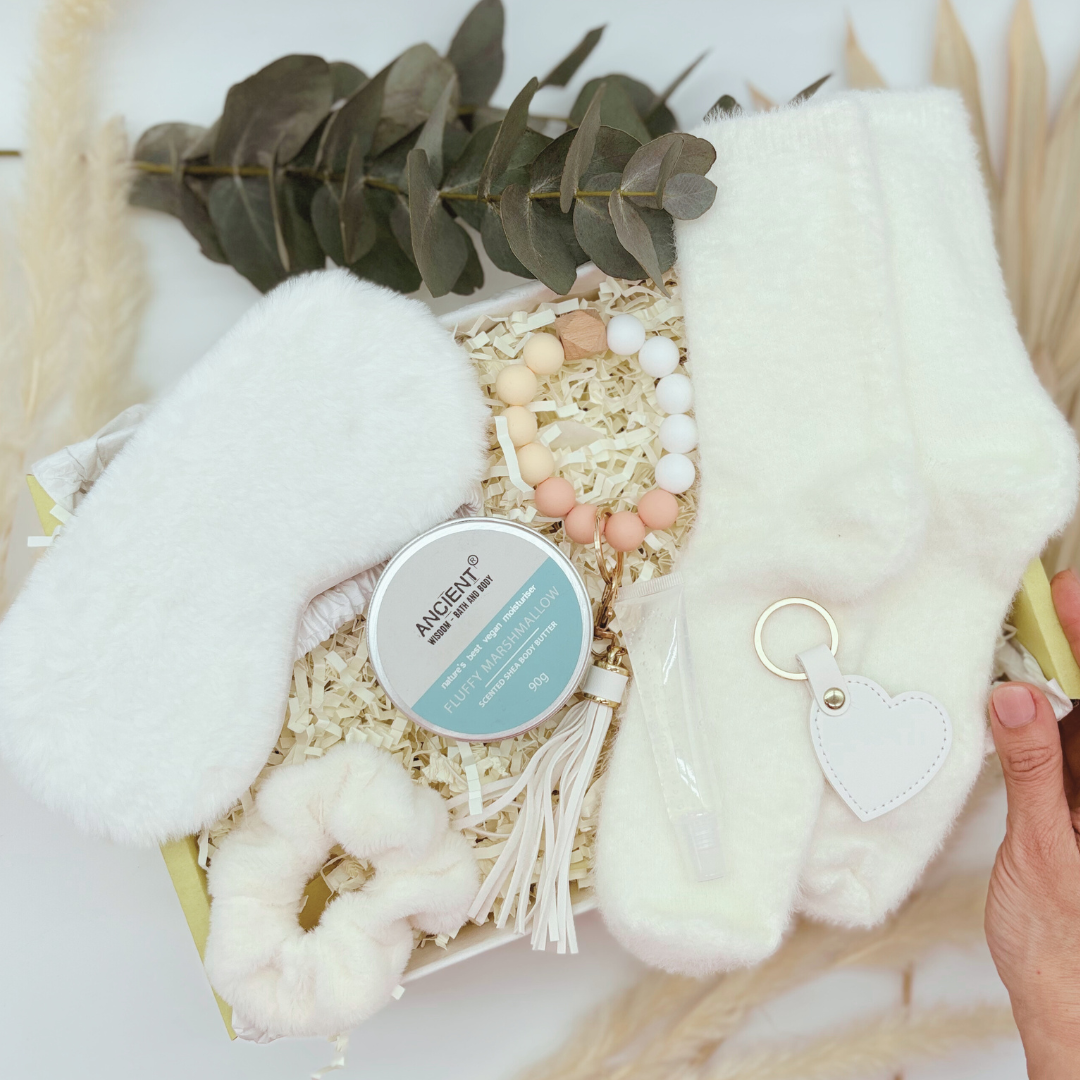 The White Cotton Luxury Pamper Gift Set, White